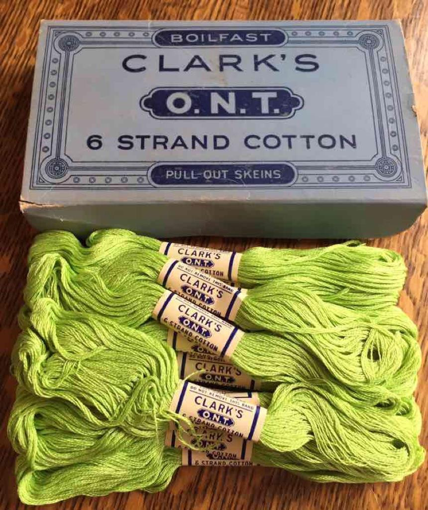 Clark’s O.N.T. 6 Strand Cotton Pull-Out 22 Skeins Chartreuse 5-A w/ Original Box