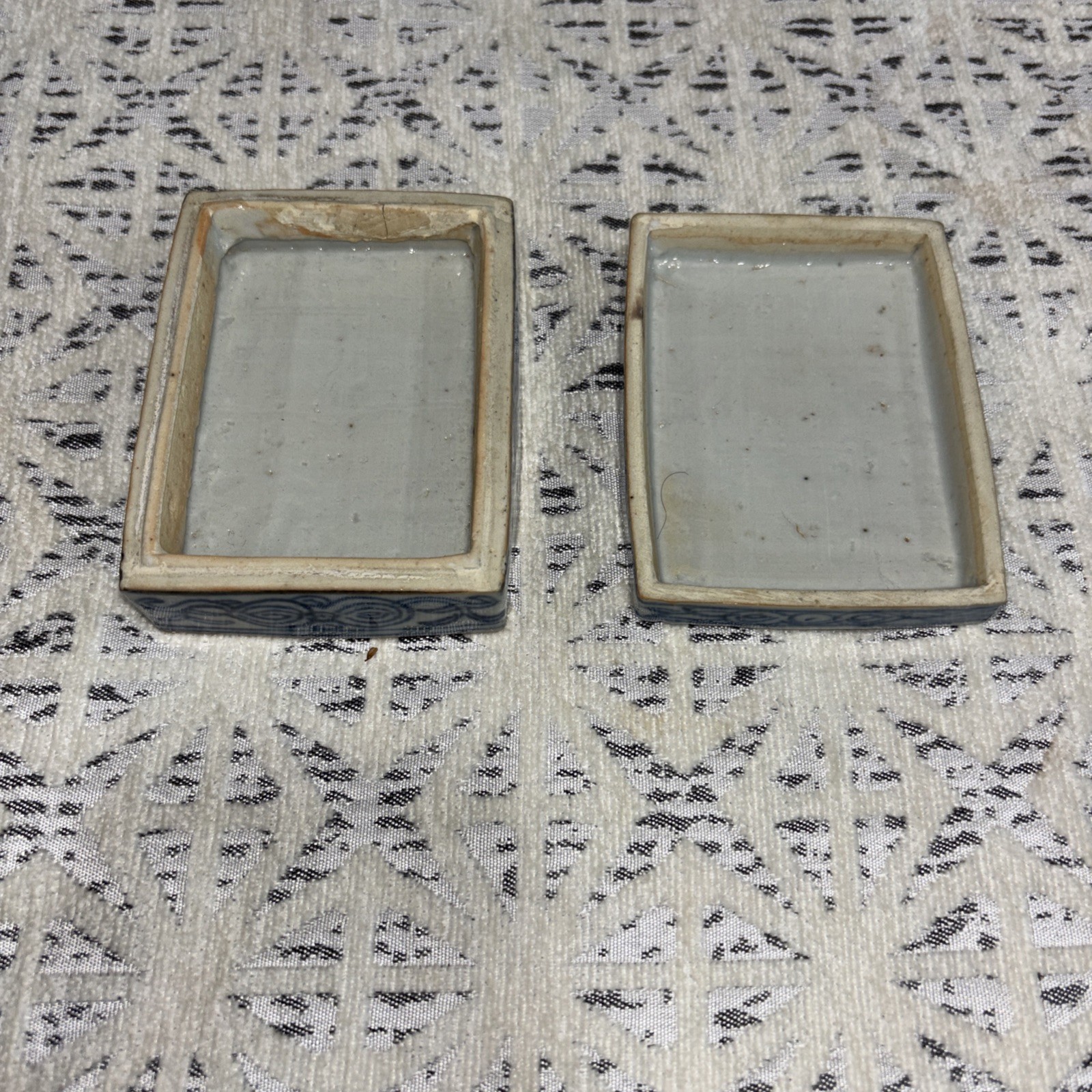 ANTIQUE CHINESE PORCELAIN SCHOLARS INK BOX