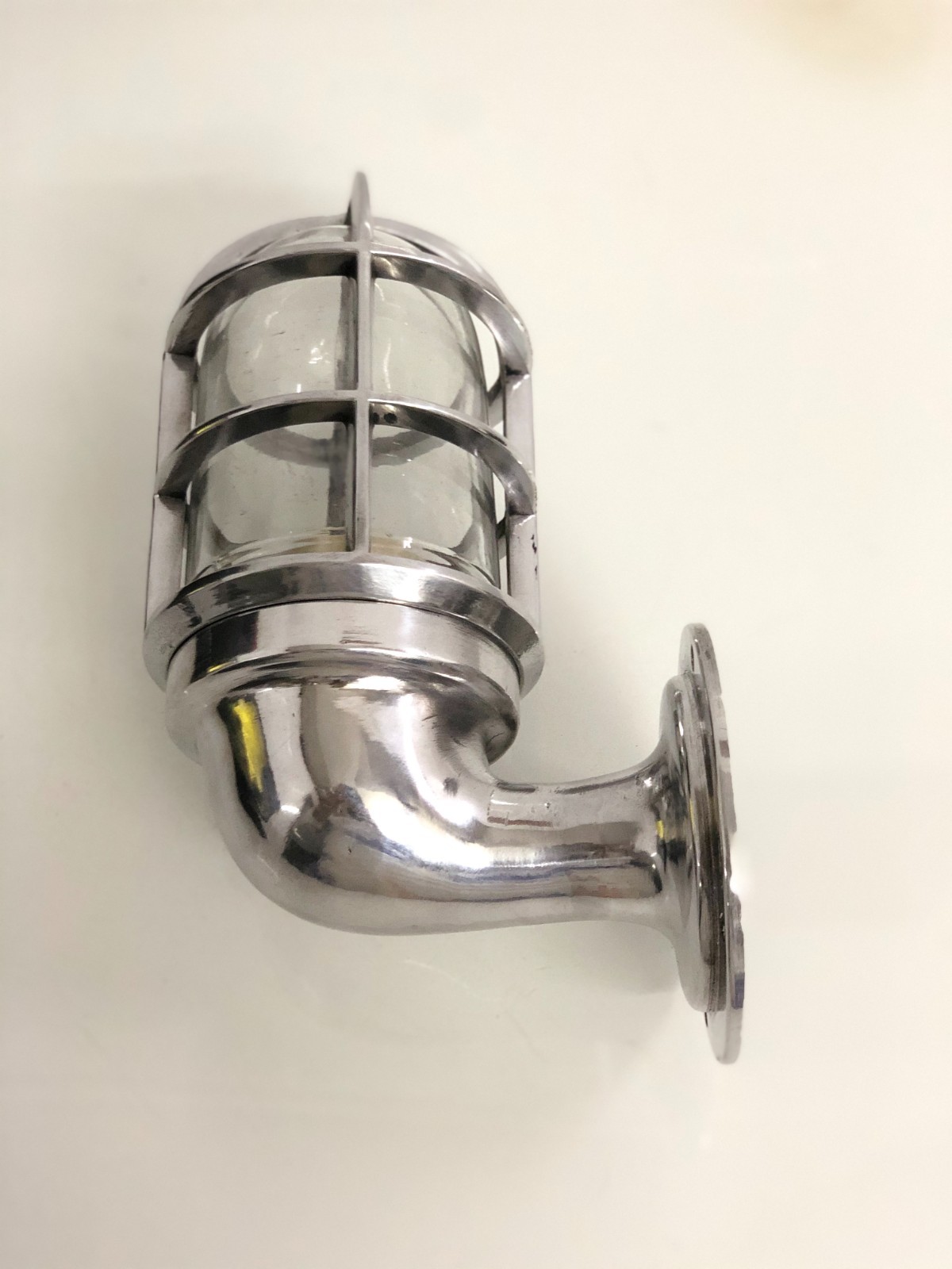 Elegant Interior Wall Light – Stylish Aluminum Sconce for Modern Homes
