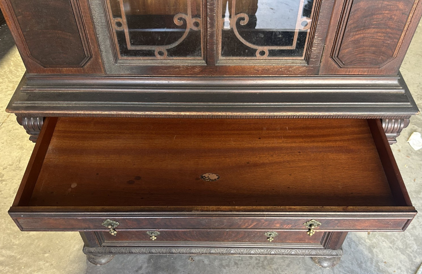 Antique Early 1900s Excel MFG Co Jacobean Style Ornate Oak Carved Hutch