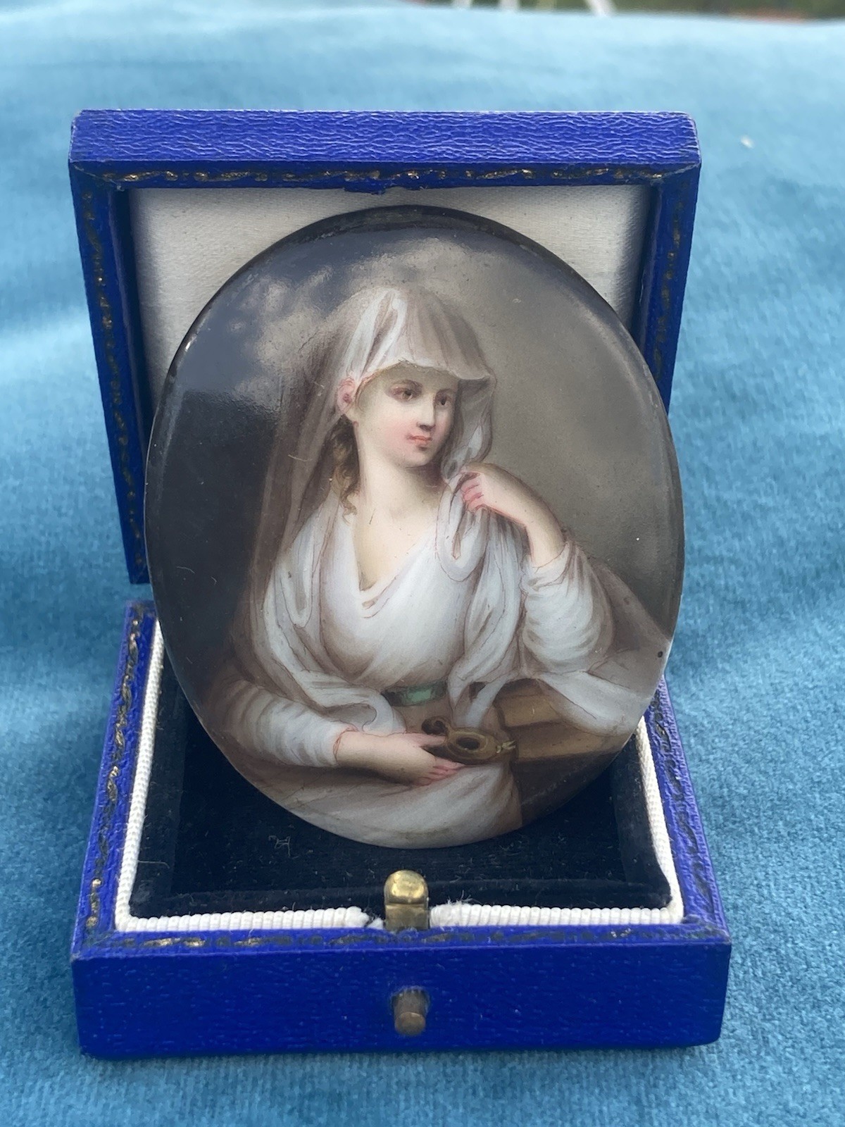 Antique Hand Painted Oval Ceramic Plaque – Portrait of Beatrice Cenci