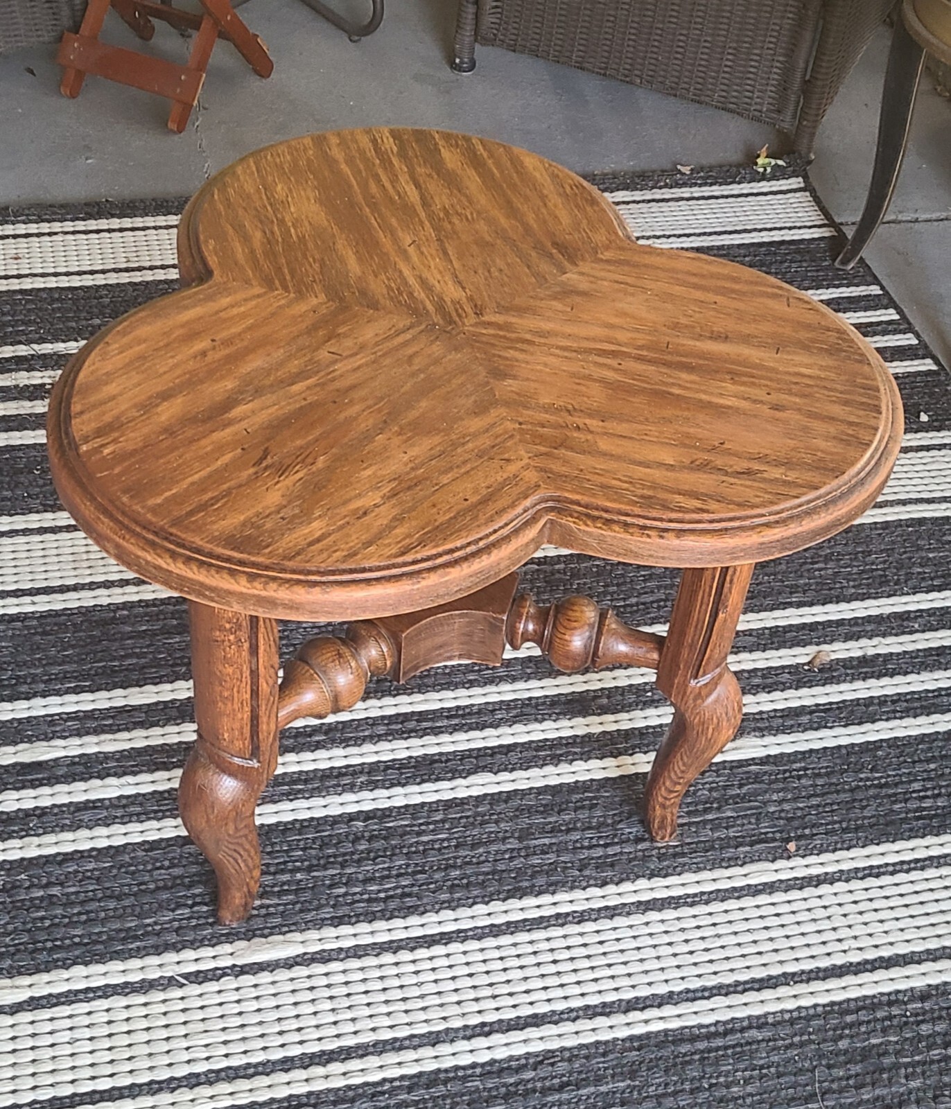 Thomasville Clover Leaf Coffee Side Table 1973 Solid Mahogany Wood Vintage
