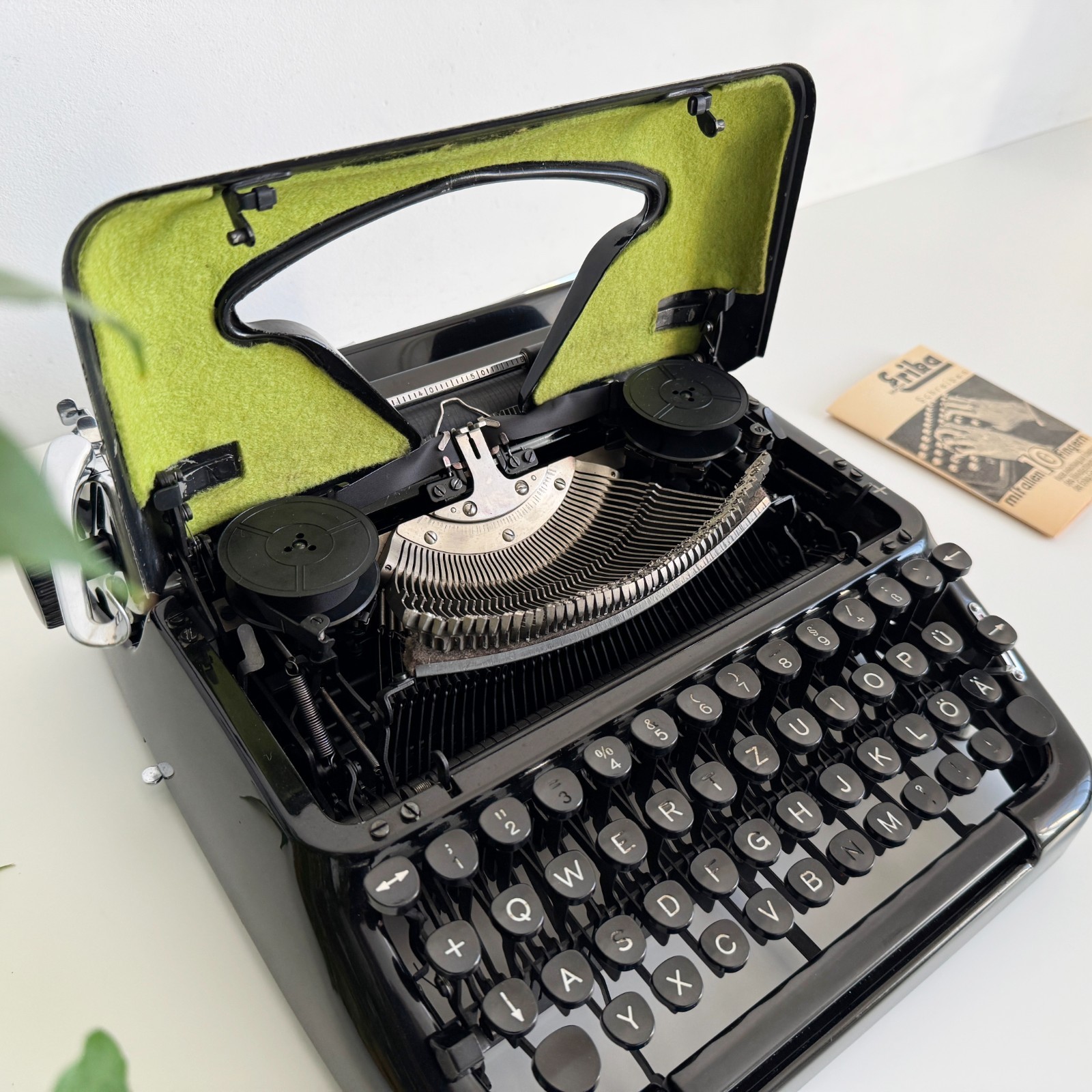 partly working read description ERIKA 10 Typewriter | 1950s |UPS 3Day to US/CAN