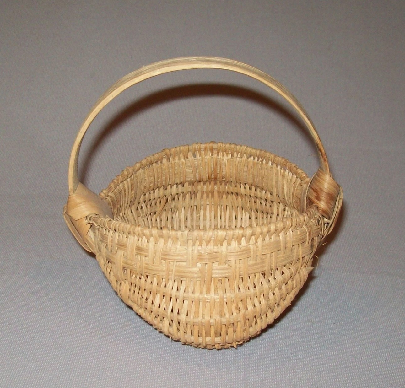 Old Antique Vtg Ca 1940s Small Tennessee Basket 4.75 Inch Expertly Hand Woven