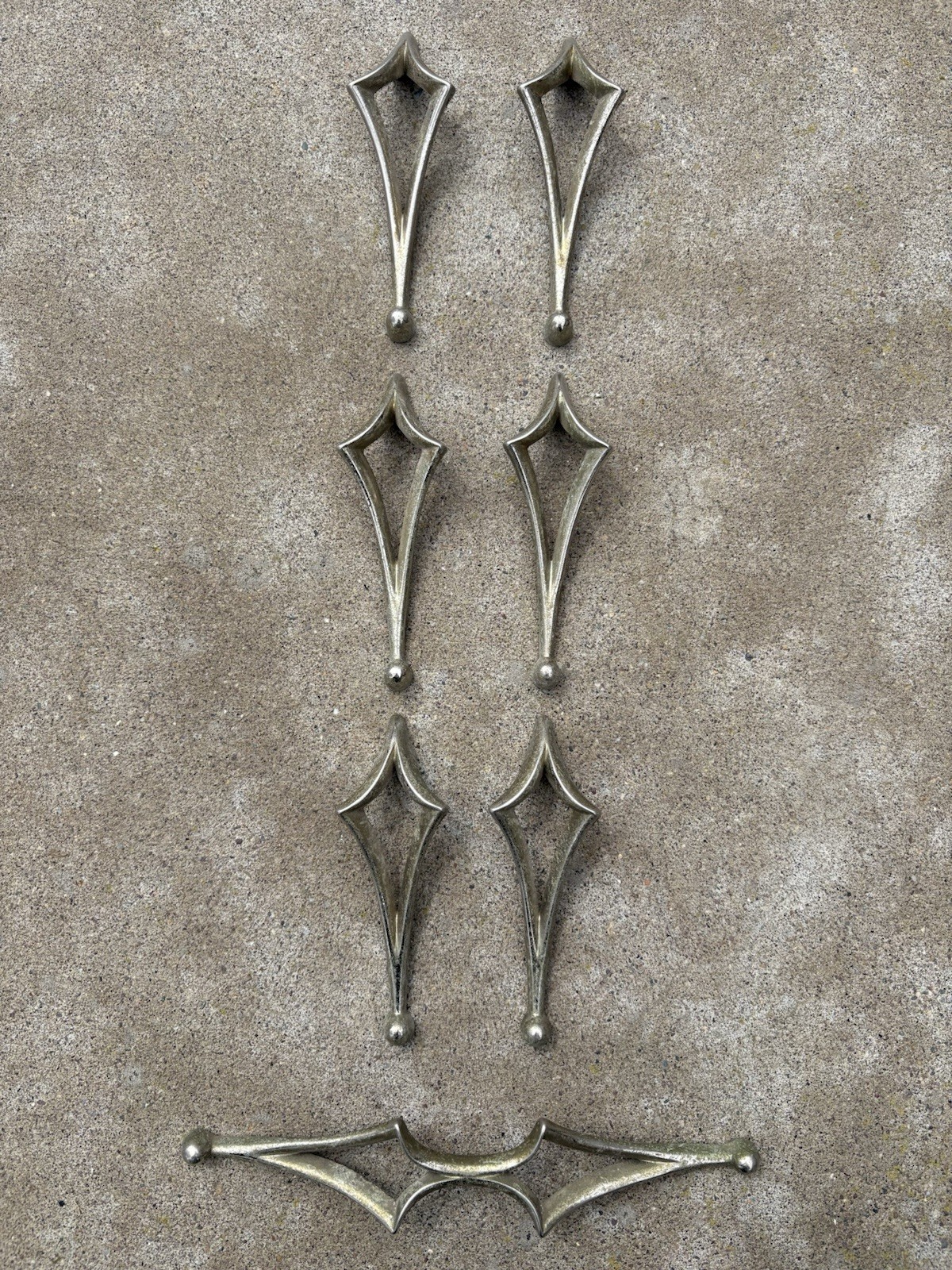Lot Of 7 Metal Mid Century Modern Dresser Drawer Pulls Handle Atomic Starburst
