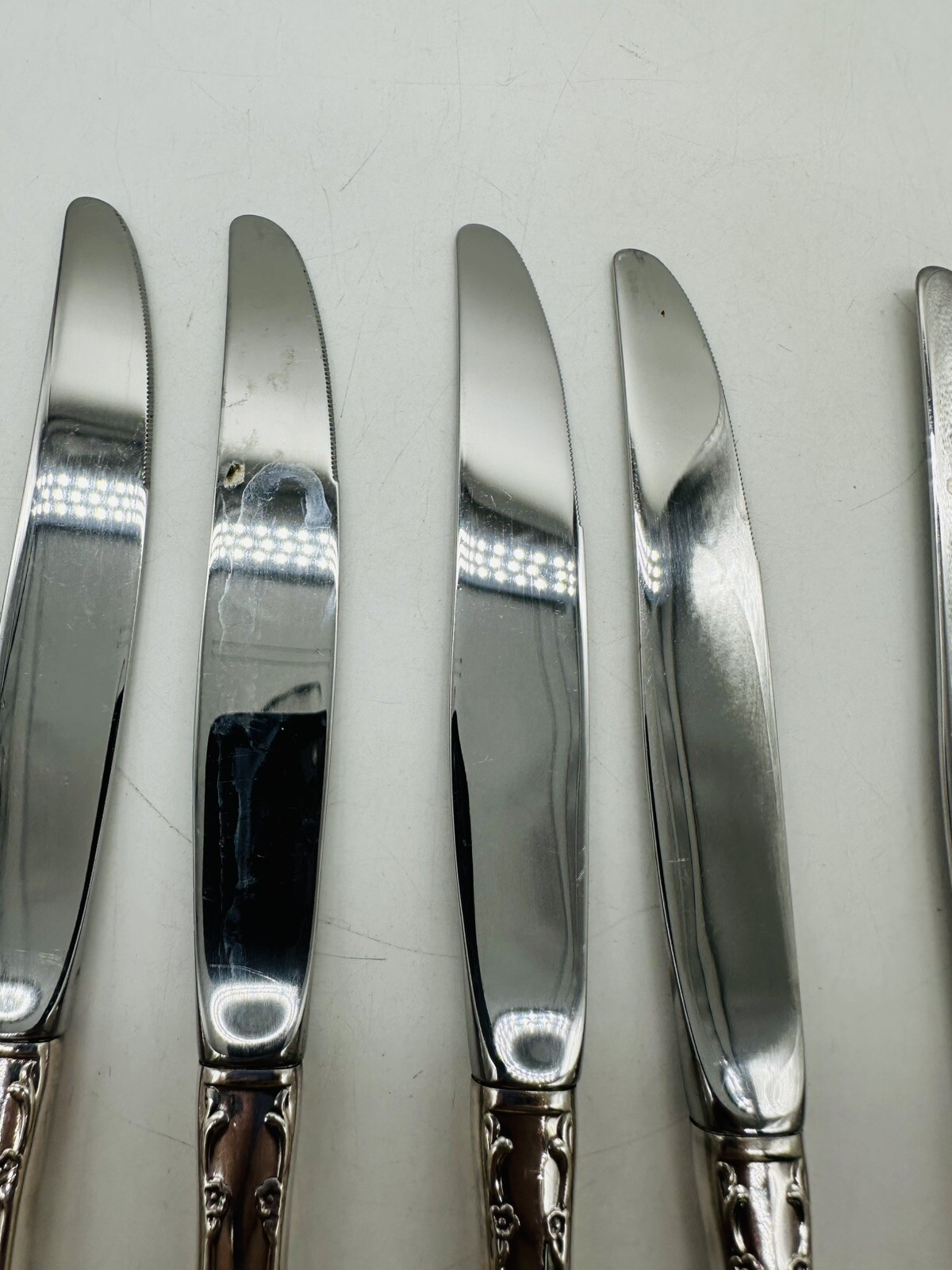 Oneida Community AFFECTION Silverplate 6 DINNER KNIVES Flatware 1960