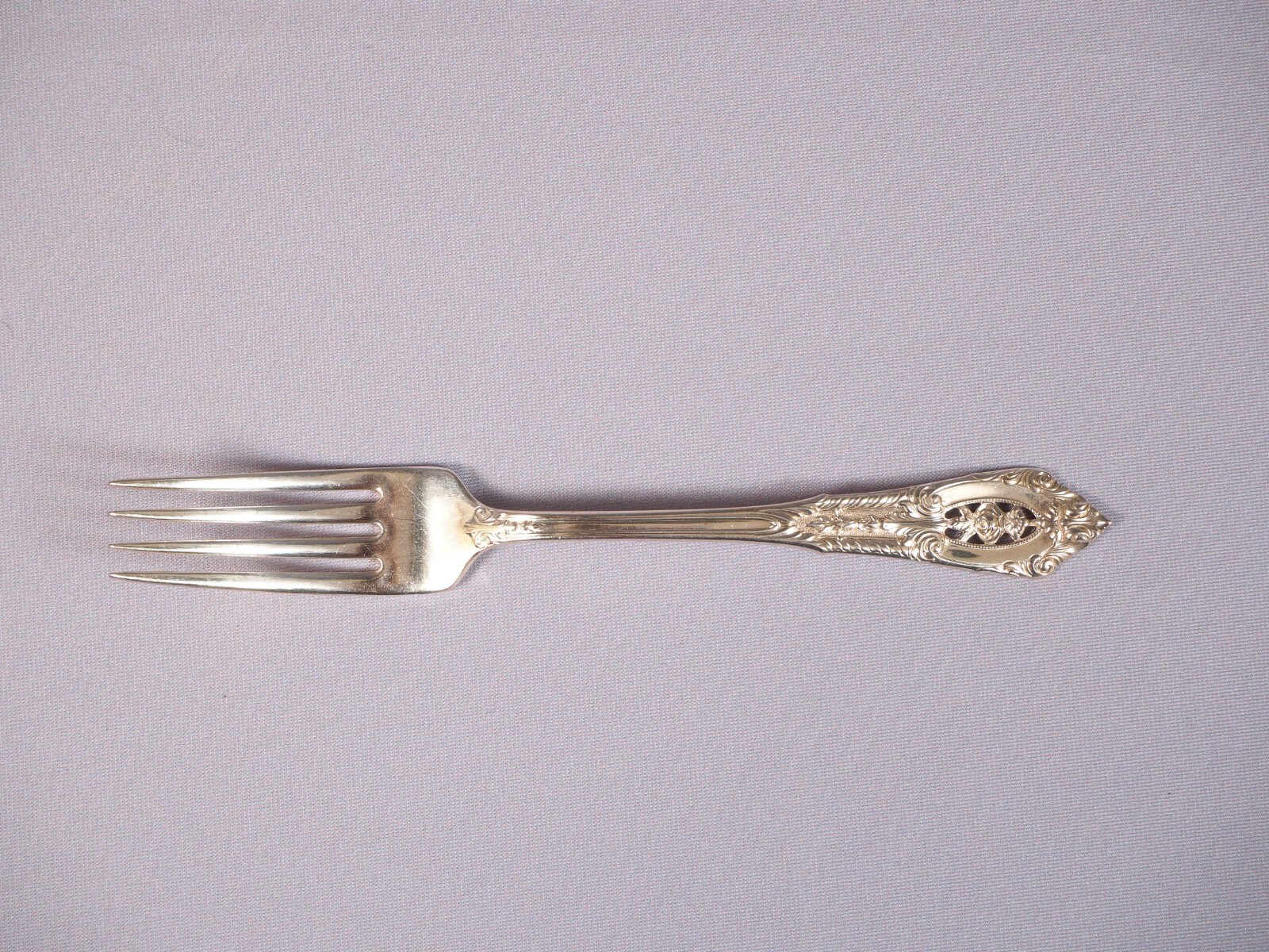 Wallace STERLING Silver ROSE POINT Luncheon Dinner FORK Large 7″ Vintage