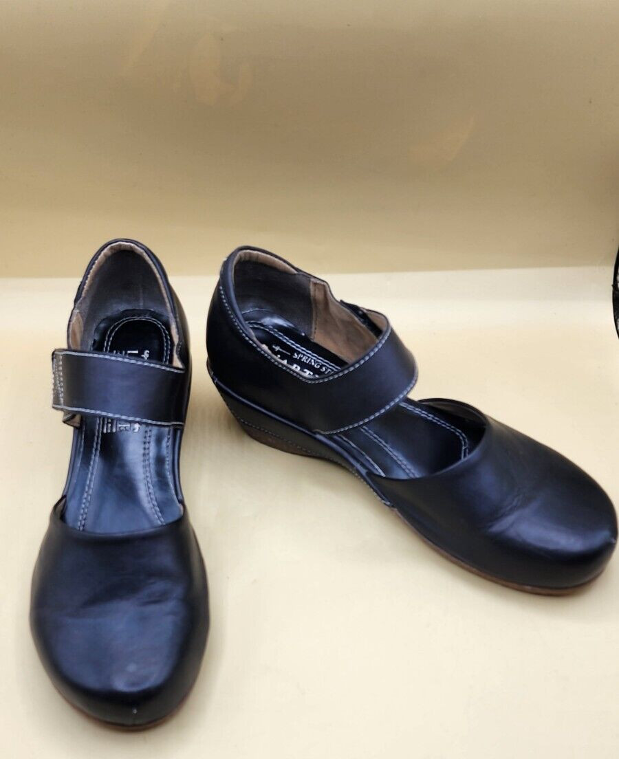 L-ARTISTE SPRING STEP SOLID BLACK ROUND TOE DRESS SANDALS Sz 38/ US 7.5