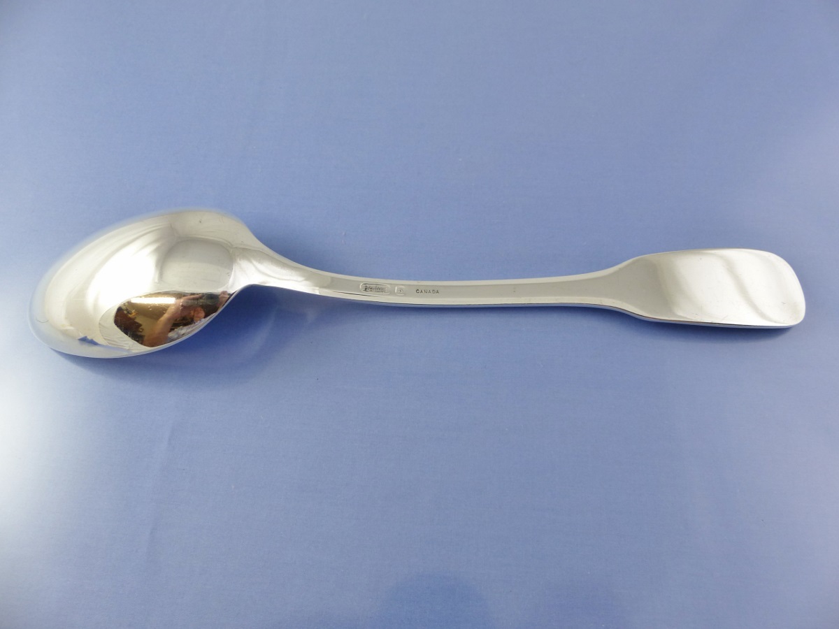 TIPPED or FIDDLE LARGE SERVING or STUFFING SPOON BY HERITAGE CANADA