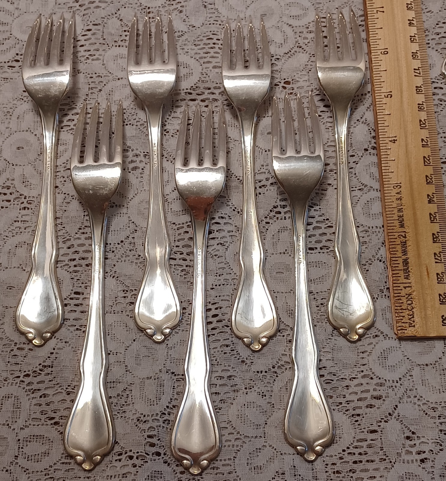 Oneida Ltd. CROYDON Silverplate by Oneida Silver 47 pc lot Iced tsp soup spoons