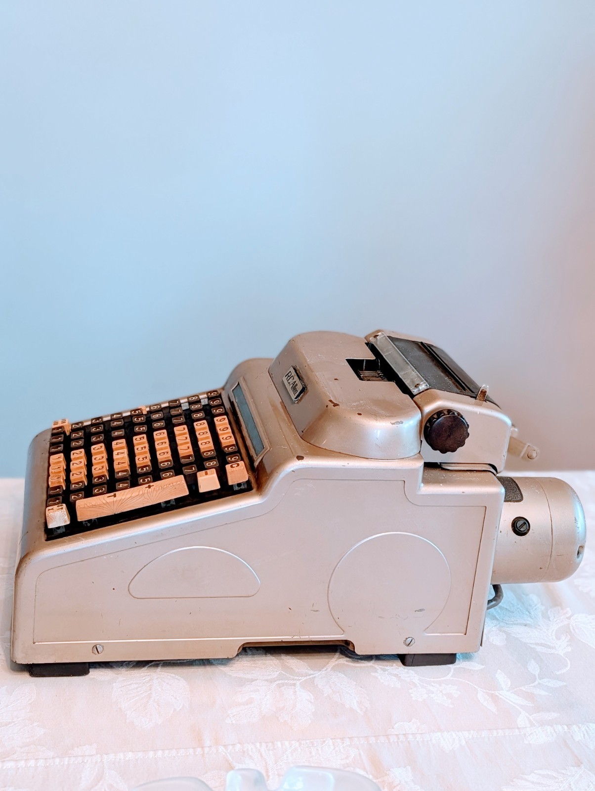VTG R.C. Allen Adding Machine Calculator #815 Mechanical Business Machine As Is