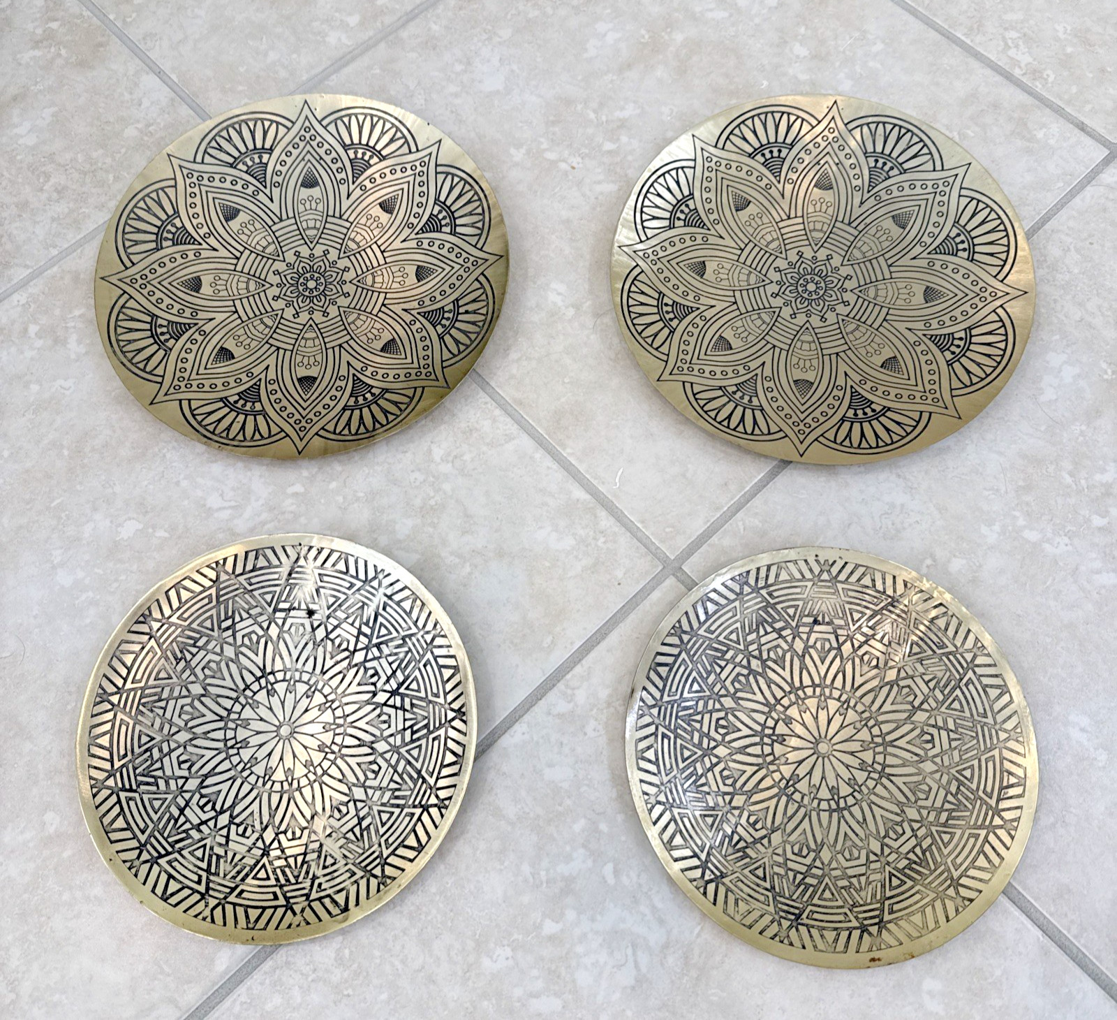 Vtg 4 Moroccan Plate Brass/Golden Hammered Etched Wall Or Table 8″ & 10.5″
