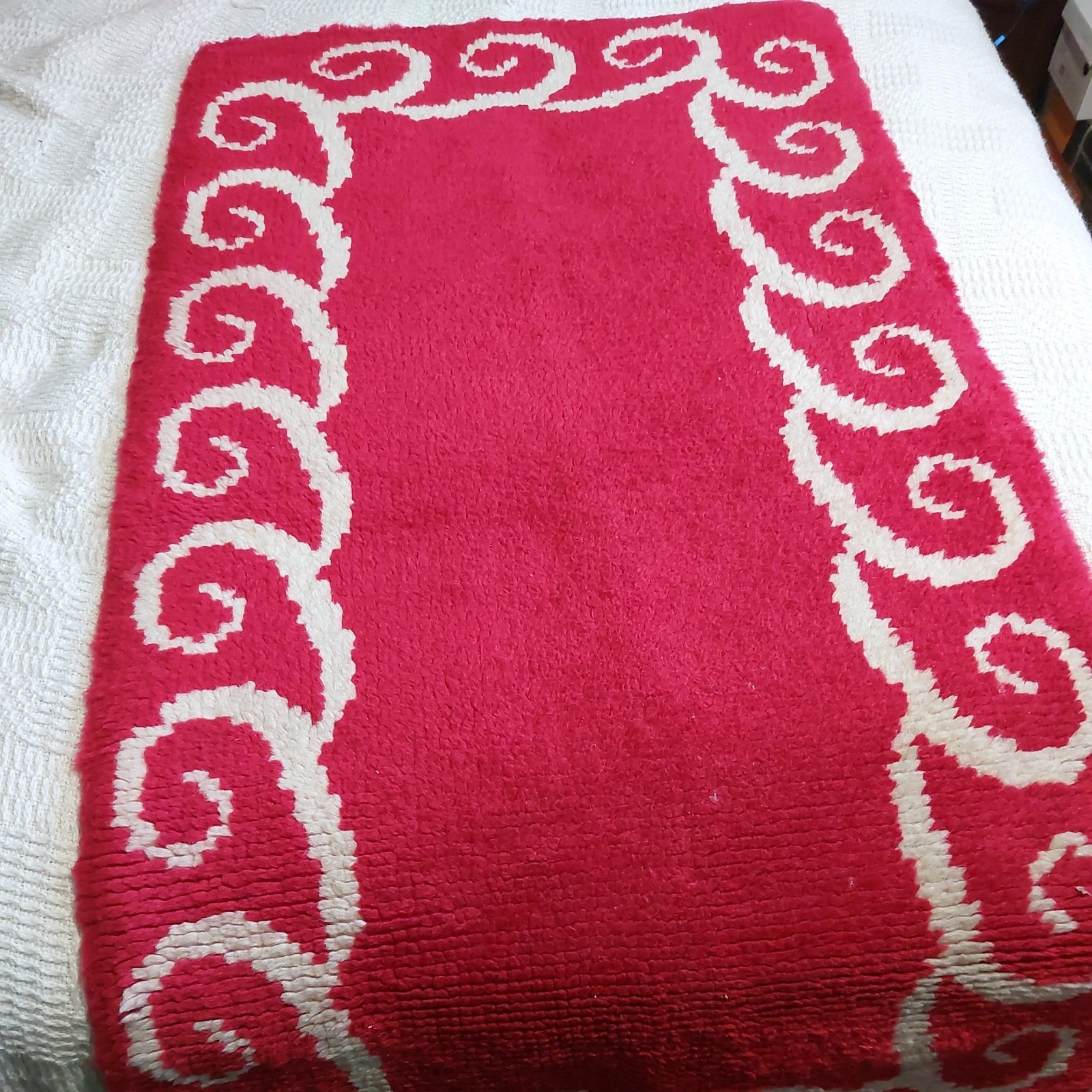 Original 1950s Latch Hook Rug red and white in colour