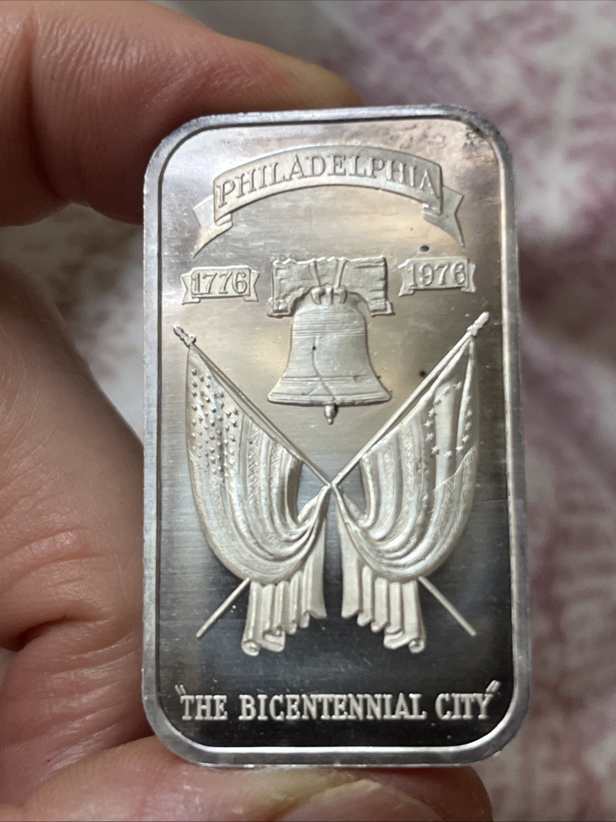 Philadelphia Bicentennial City-Bell & Flag Bar 1 Troy oz.999 Silver-Madison Mint