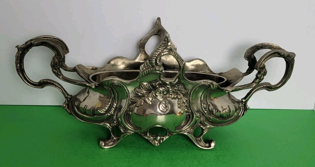 Vintage 16″ French Jardiniere Style Silver Plated Centerpiece Planter.