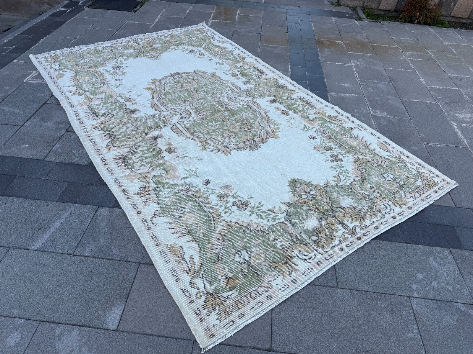 Oversized Vintage Turkish Oushak Rug 5.9×9.9 ft Muted Ivory Beige Wool Area Rug