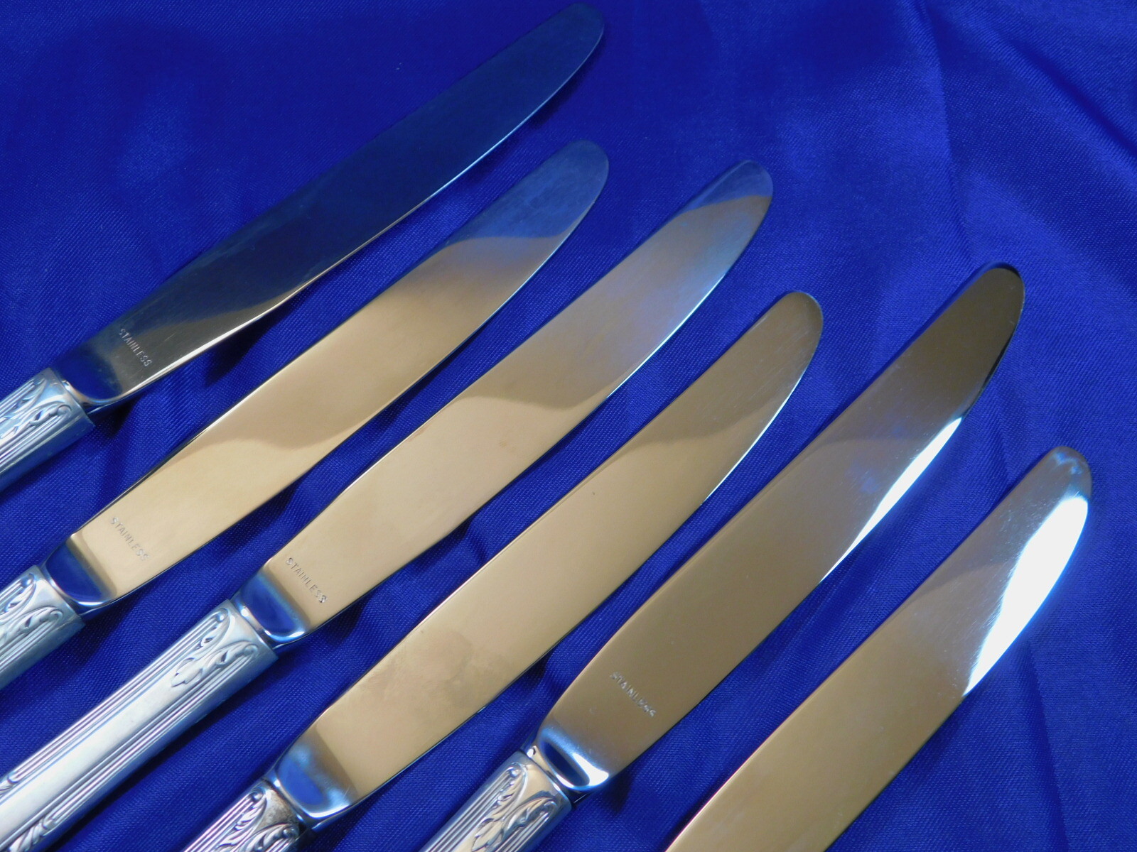 FINE ARTS PROCESSIONAL STERLING SILVER PLACE KNIFE – NEARLY NEW CONDITION