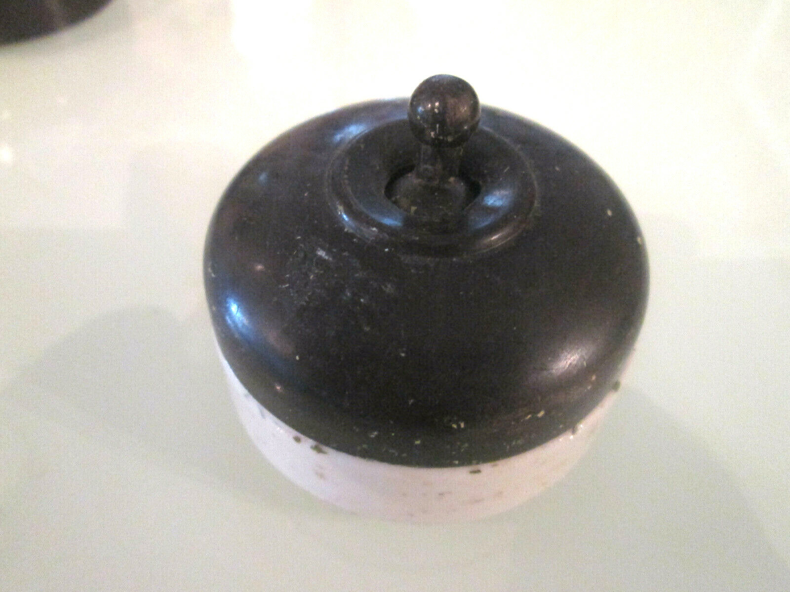 BAKELITE VINTAGE DOLLY LIGHT SWITCH