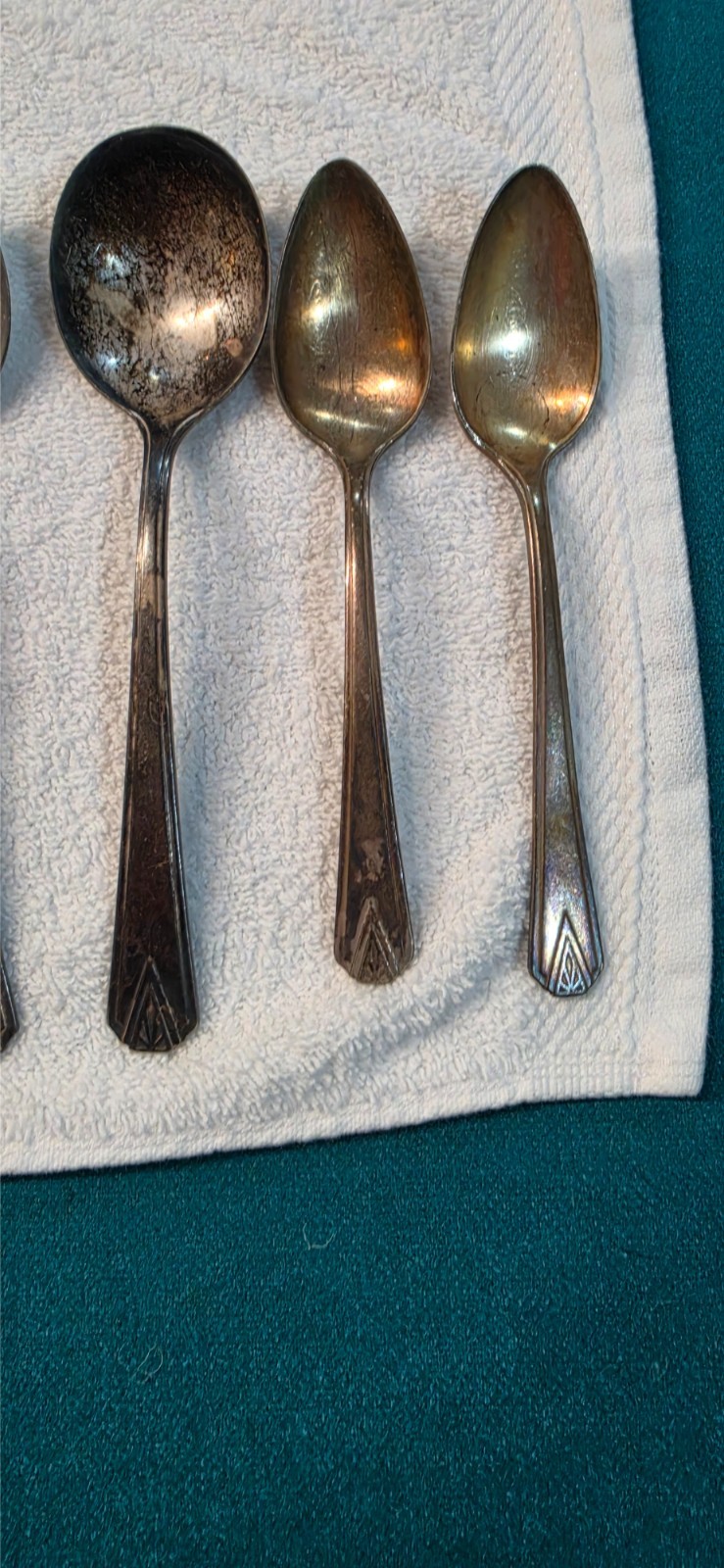 One Lot of 1929 DEAUVILLE COMMUNITY Oneida Silverplate Flatware 17 pieces