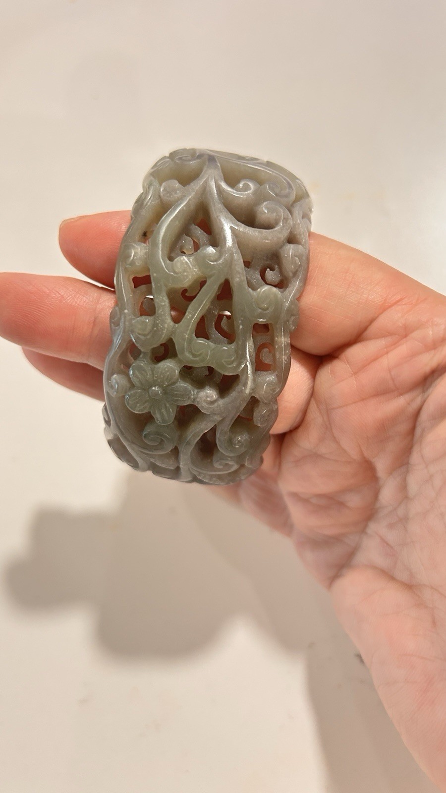 #286: Qing Dynasty Exquisite Openwork Jade Bangle with Floral & Bird Motifs