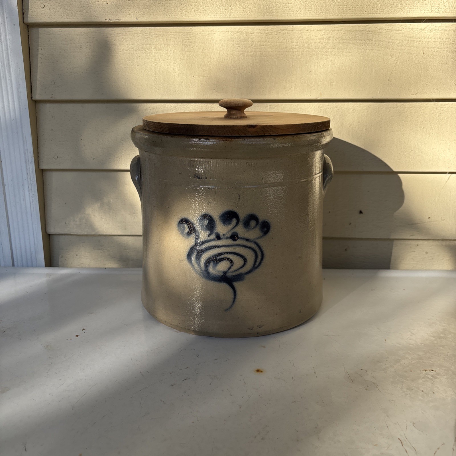 Haxstun Ottman & Co. 1 1/2 Gal. Stoneware Crock Fort Edward NY Sting Tornado