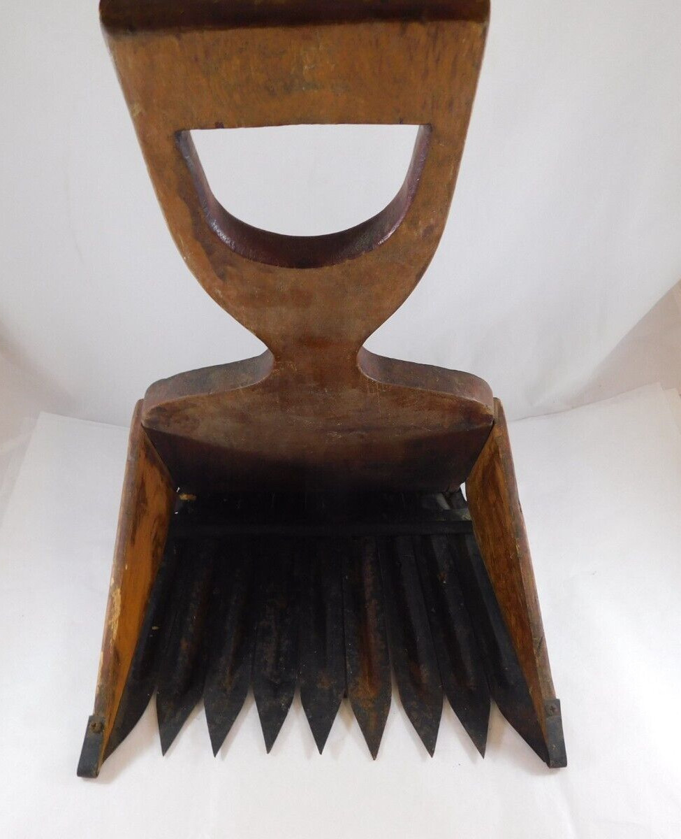 Antique Medium Wood Color Cranberry Scoop Rake