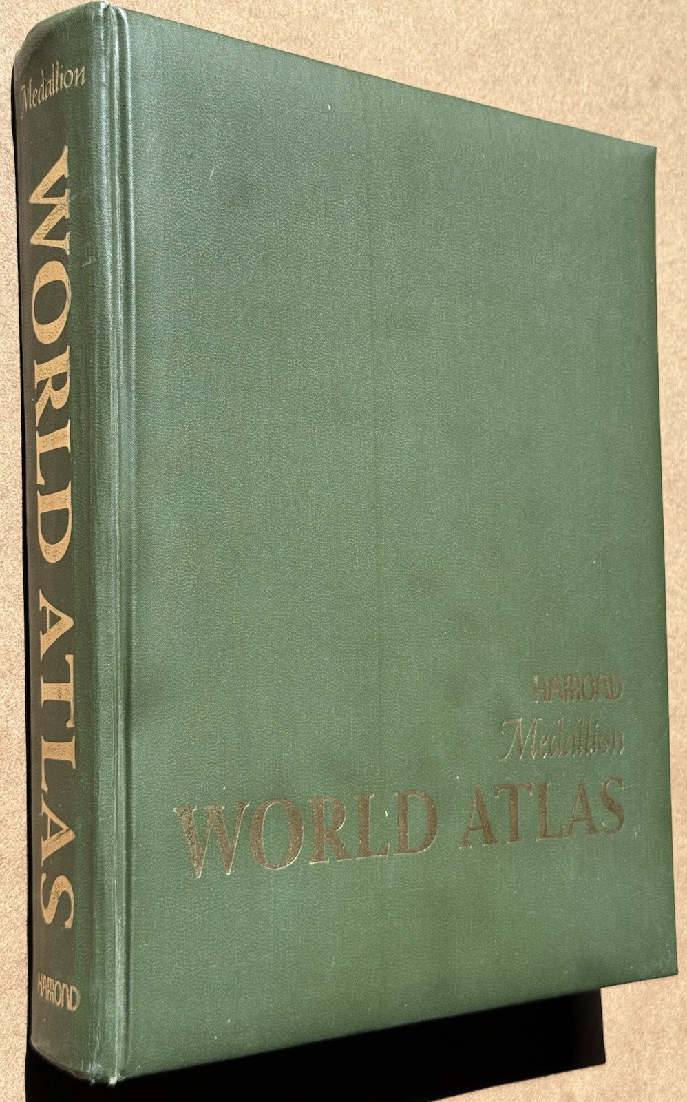 1971 Hammond Medallion World Atlas Hardcover Green Gold Lettering