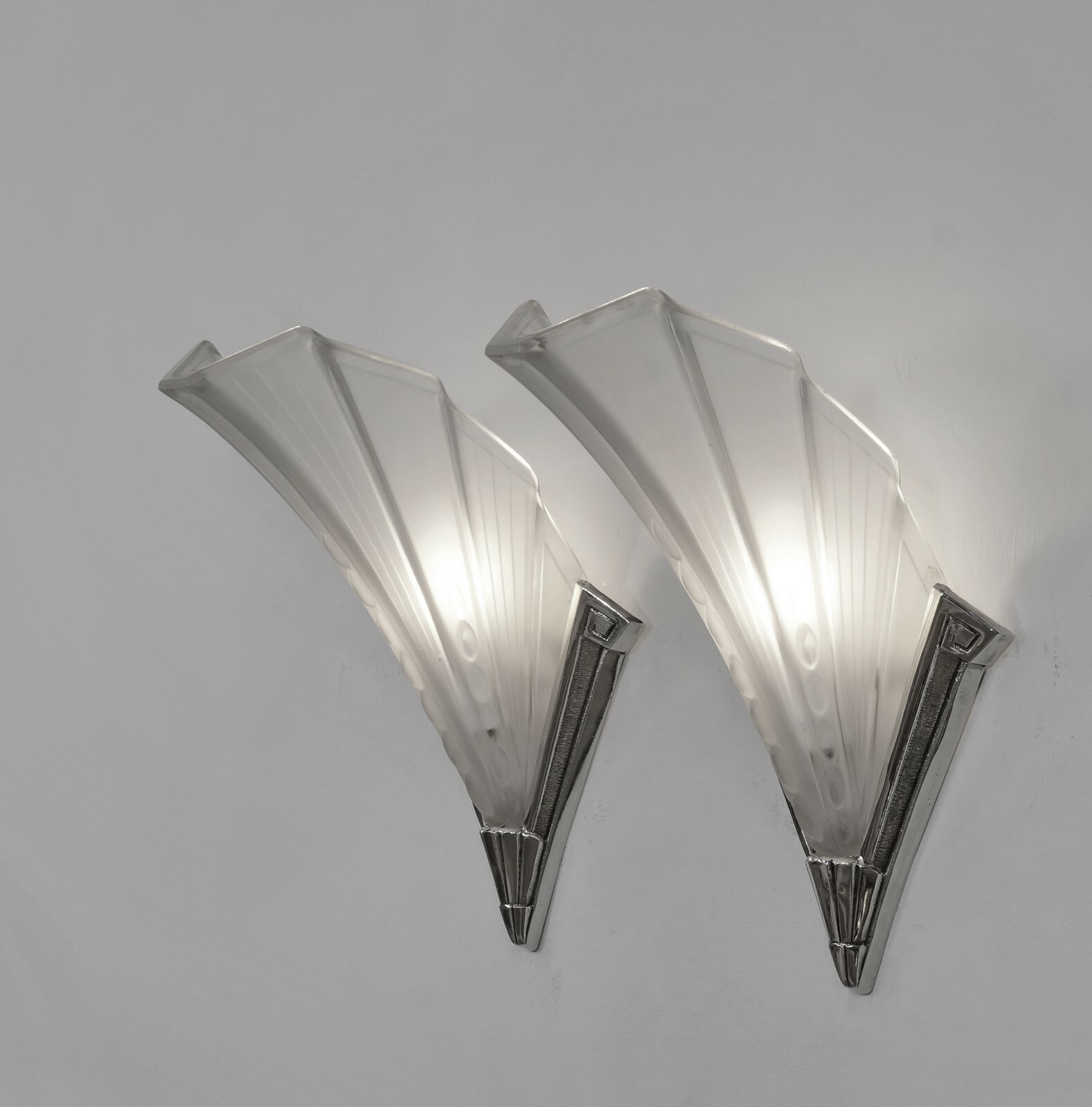 EJG : PAIR OF 1930 FRENCH ART DECO WALL SCONCES .. lights lamp muller era France
