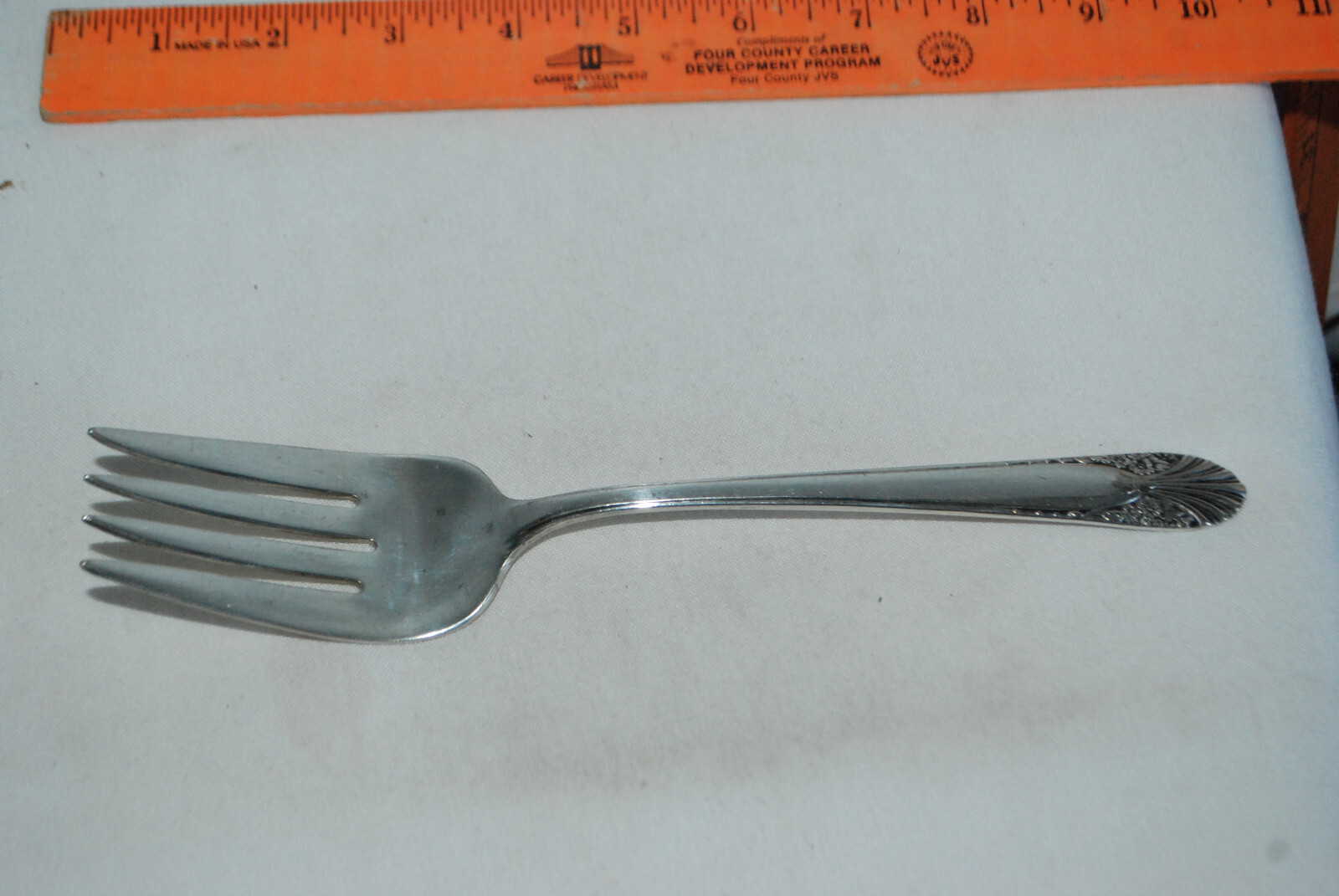 COLD MEAT FORK-1939 CROWN SILVER PLATE “RADIANCE” PATTERN 8 3/4″ LONG