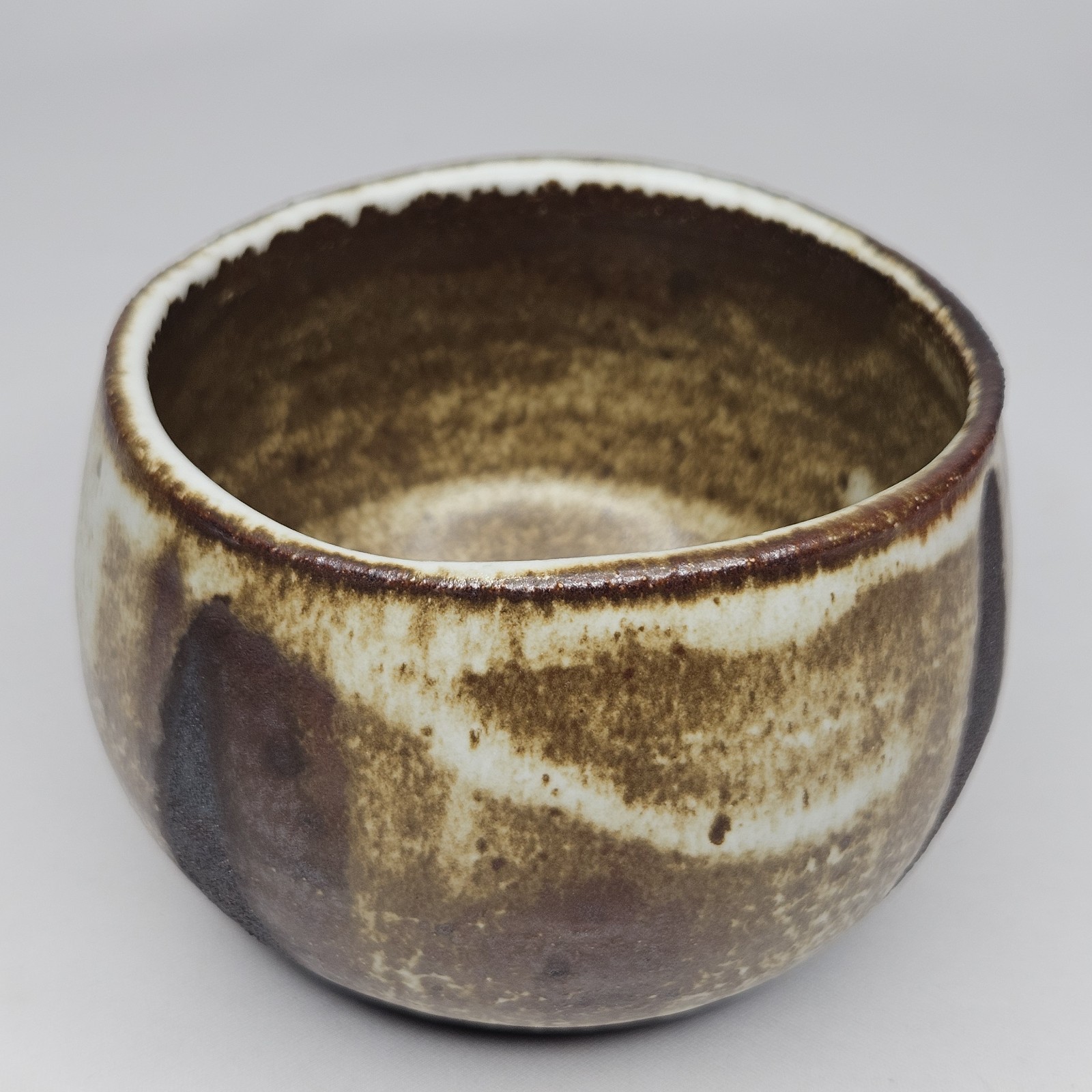 Japanese Pottery Chawan Matcha Ceramony Tea Bowl Carbon Trapping Shino Glaze 4.5