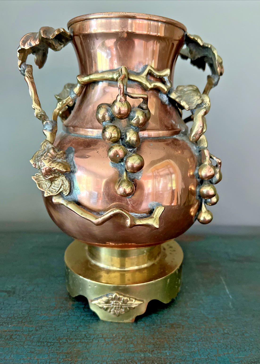 ATQ JAPANESE 1890-1910 COPPER & GILT BRONZE VASE HANDMADE GRAPES & VINES 10 1/2″