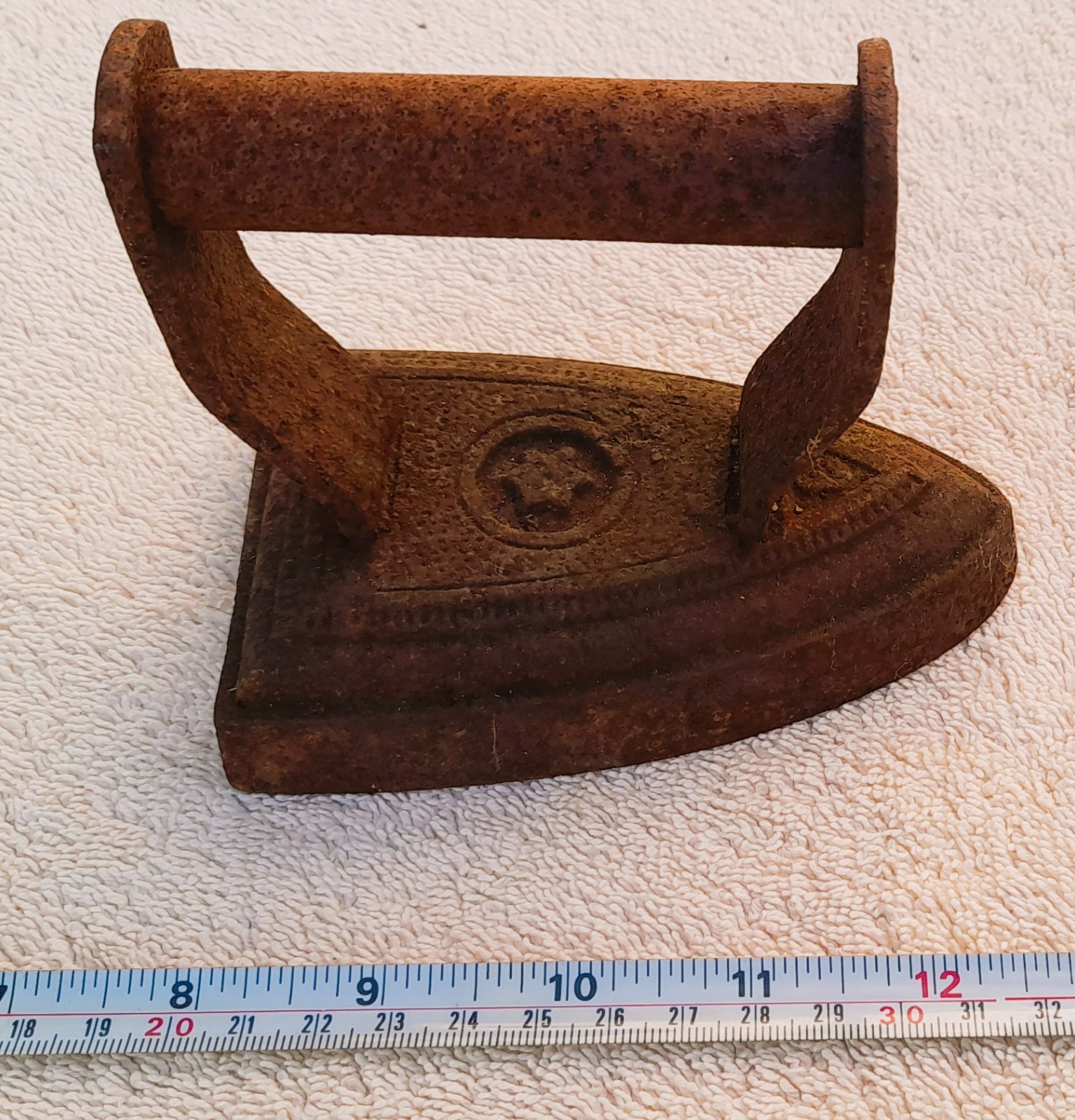 Vintage Cast Iron ‘Flat Iron’, for restoration