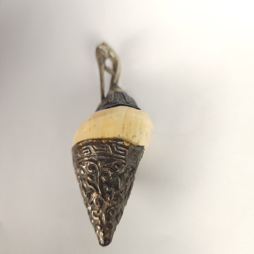 Tibetan Conch Shell Embossed Tribal Silver Bird Vintage Necklace Pendant