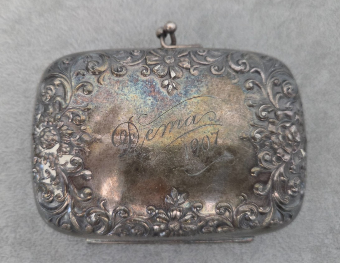 Antique 1907 Silverplate Floral Repousse Embossed Clutch Purse Silver Plate