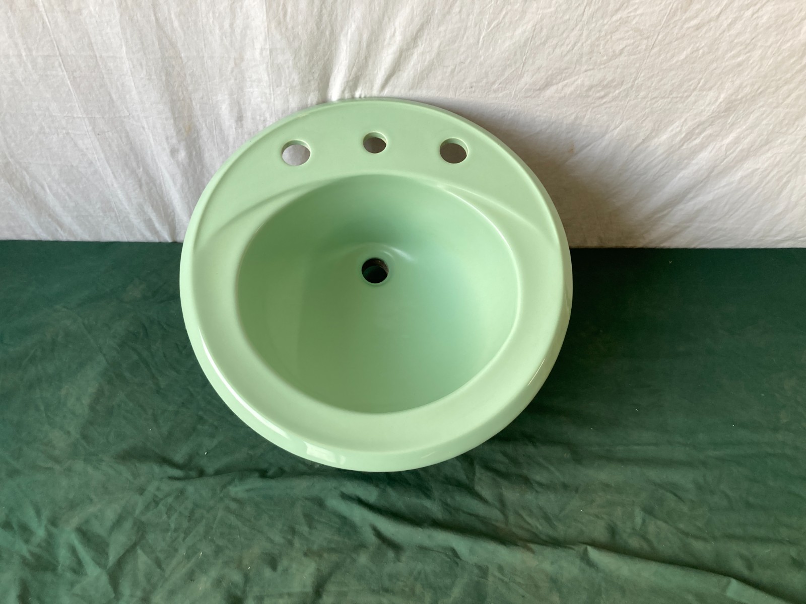 Vtg Pale Jade 19″ Round Self Rimming Drop In Bathroom Sink Old Crane 247-26E