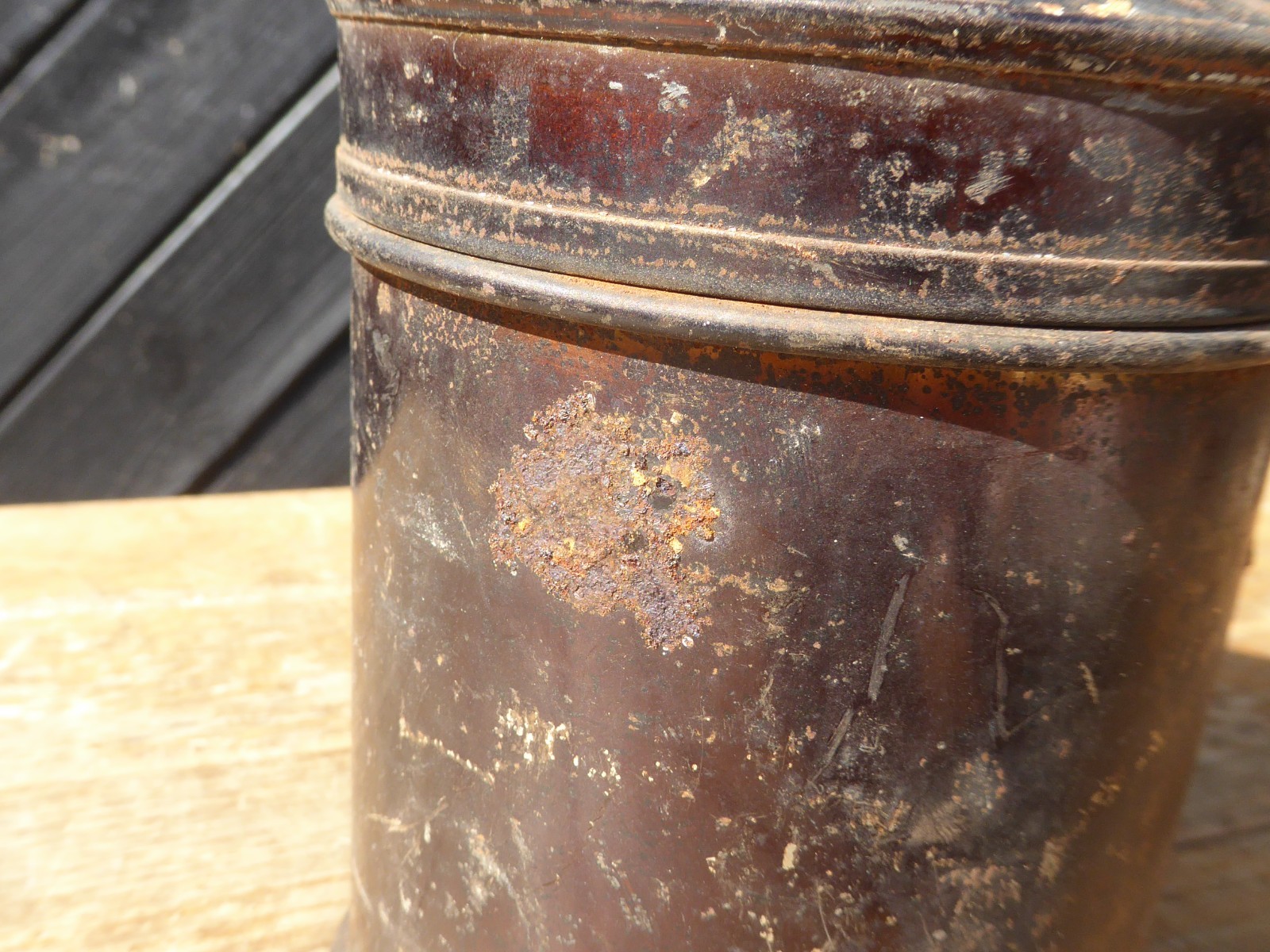 Antique Georgian Toleware String Tin. Round tin with hinged lid .12.5cm tall