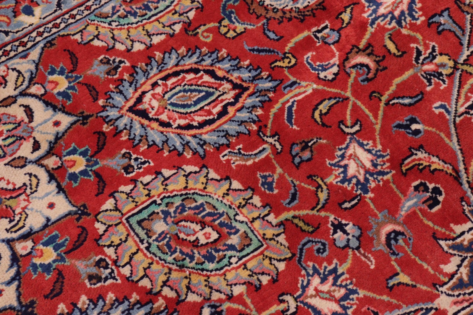 Hand-Knotted Wool Rug – 9.9 x 13 ft – Large Red Floral Medallion Traditional