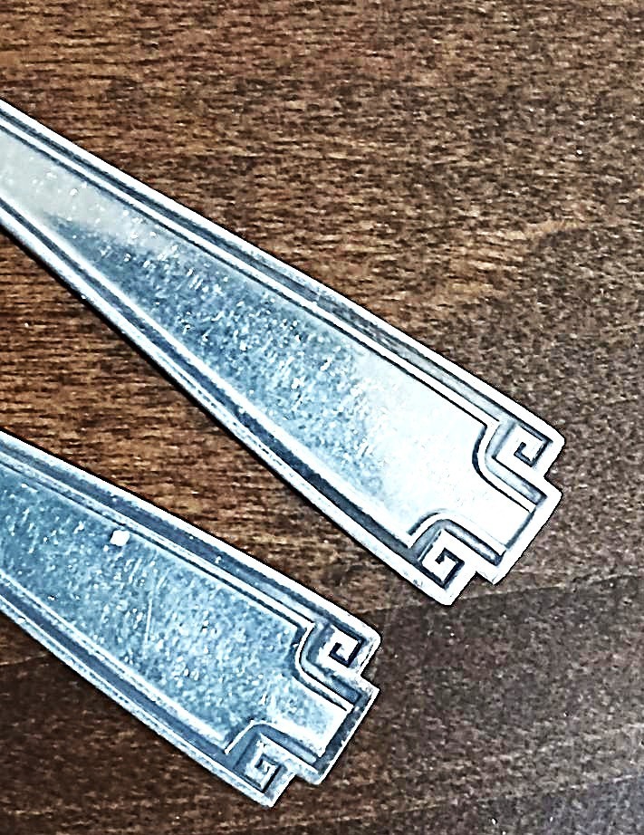 Pair GORHAM ETRUSCAN Sterling Silver Flat Handle Butter Spreaders 5 3/4″/ Mono