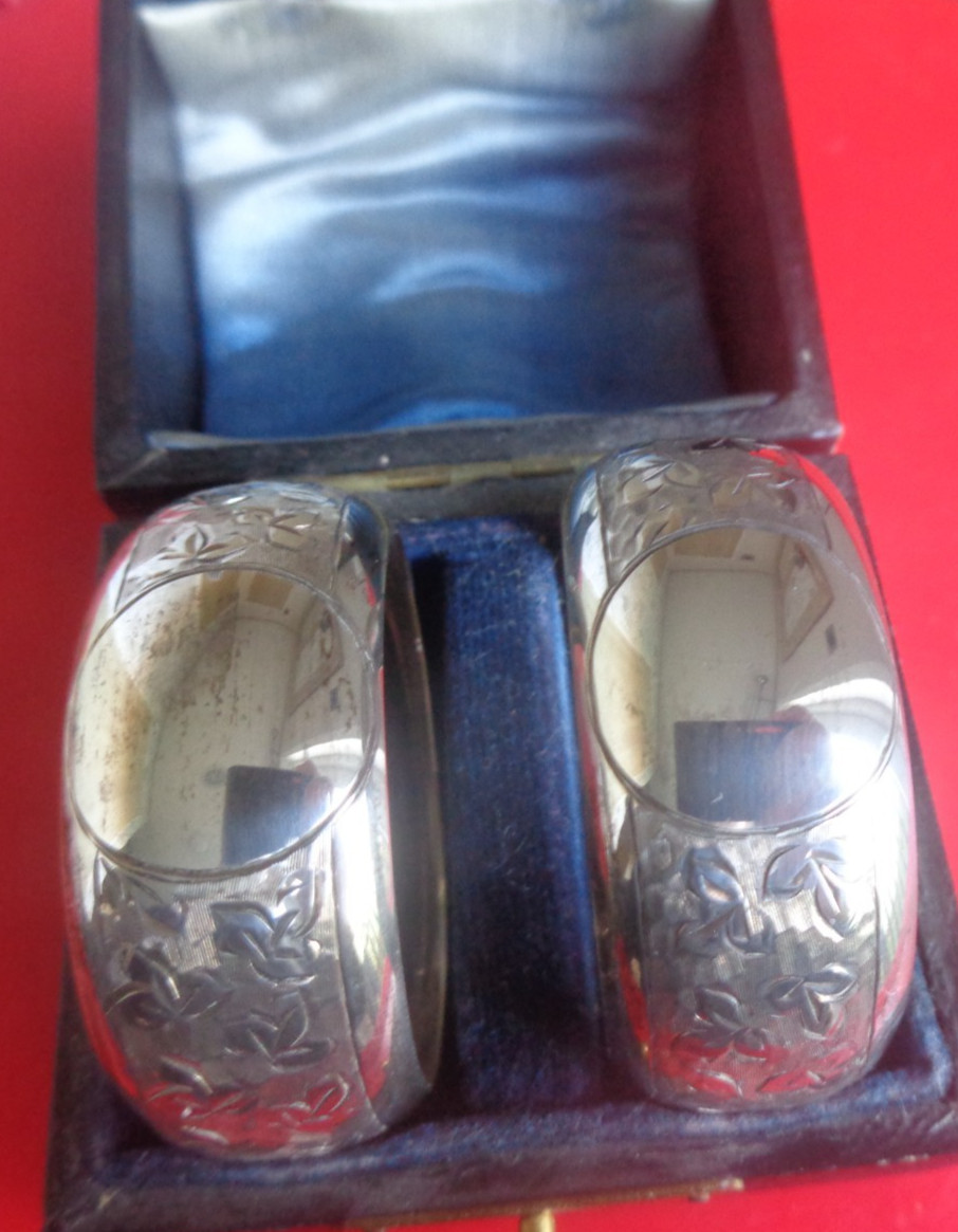 Silver Serviette Napkin Rings PAIR Antique Boxed Sterling hm 1913 by John Rose