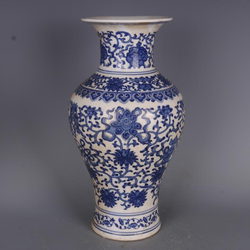 Chinese Blue and White Porcelain Qing Qianlong Lotus Design Vase 13.0 inch