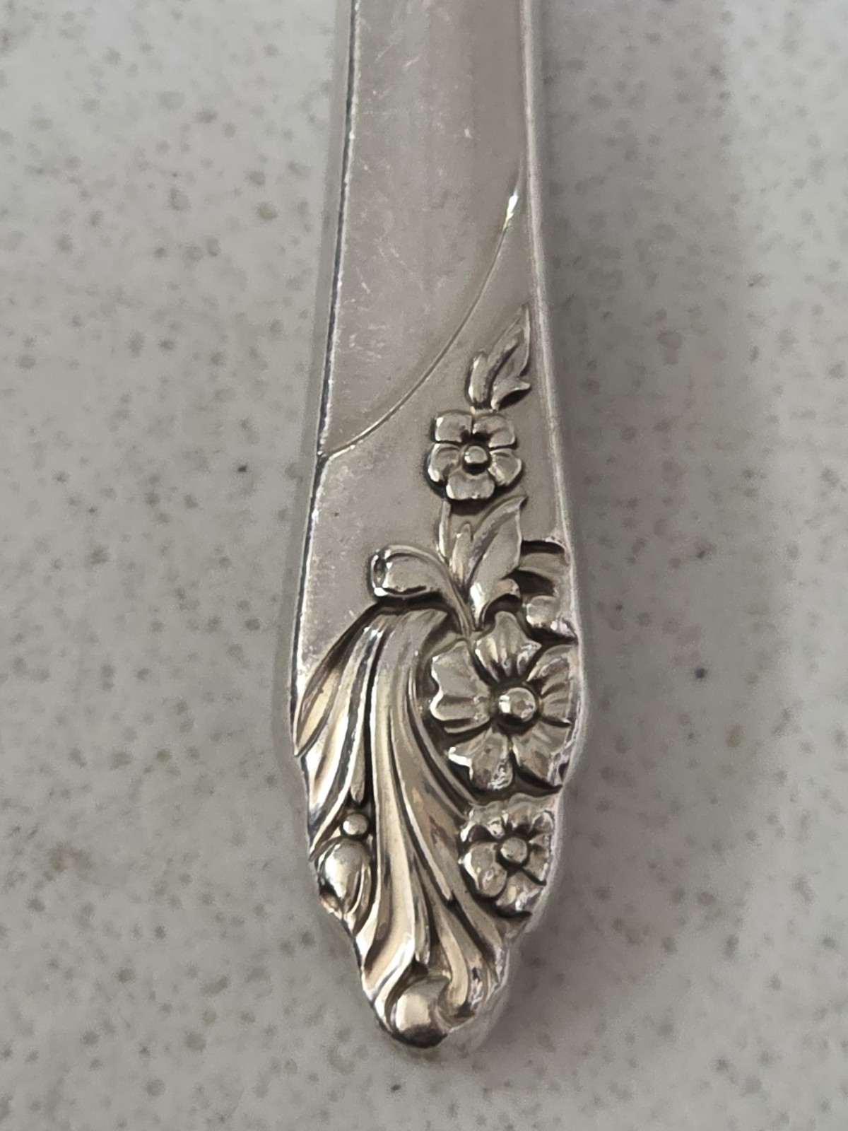 Oneida Community Evening Star Silver Plated 9-1/4″ Knife