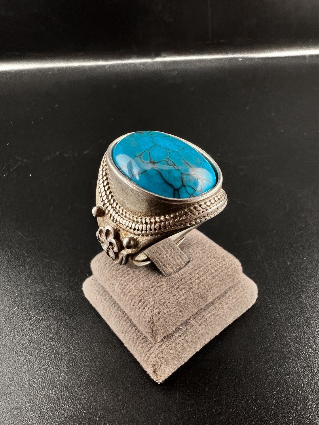 Rare Vintage Solid Silver RING WITH NATURAL stone