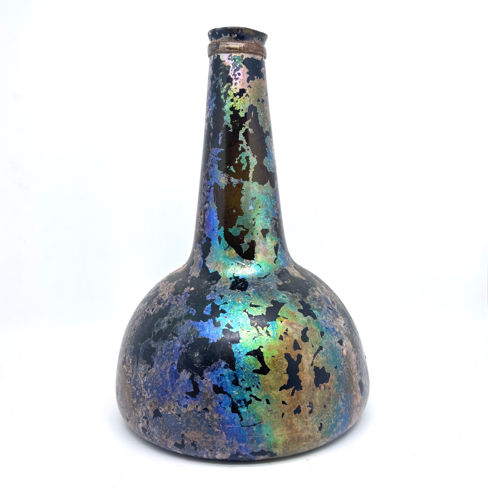 18th century iridescent onion bottle – “paardehoef” bottle with original cork