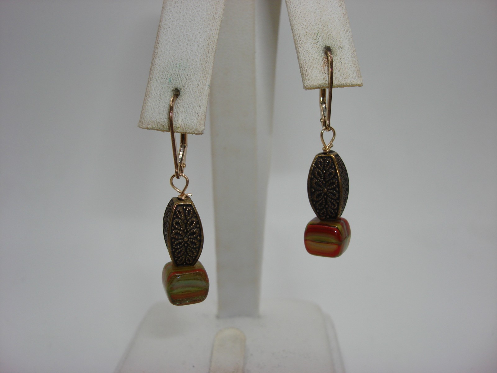 VINTAGE GOLD FILLED ART GLASS DANGLE LEVER BACK EARRINGS!