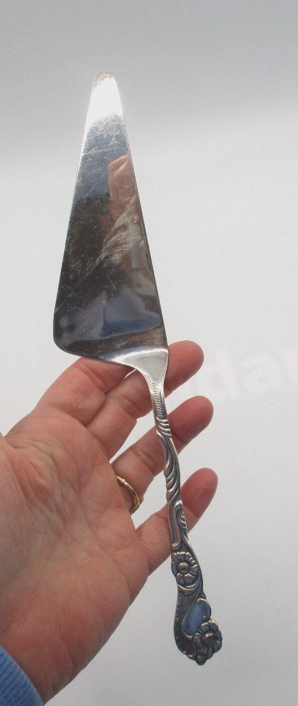 NILS JOHAN SWEDEN NIJ4 SILVERPLATE SOLID PIE KNIFE ~ 9 1/2″