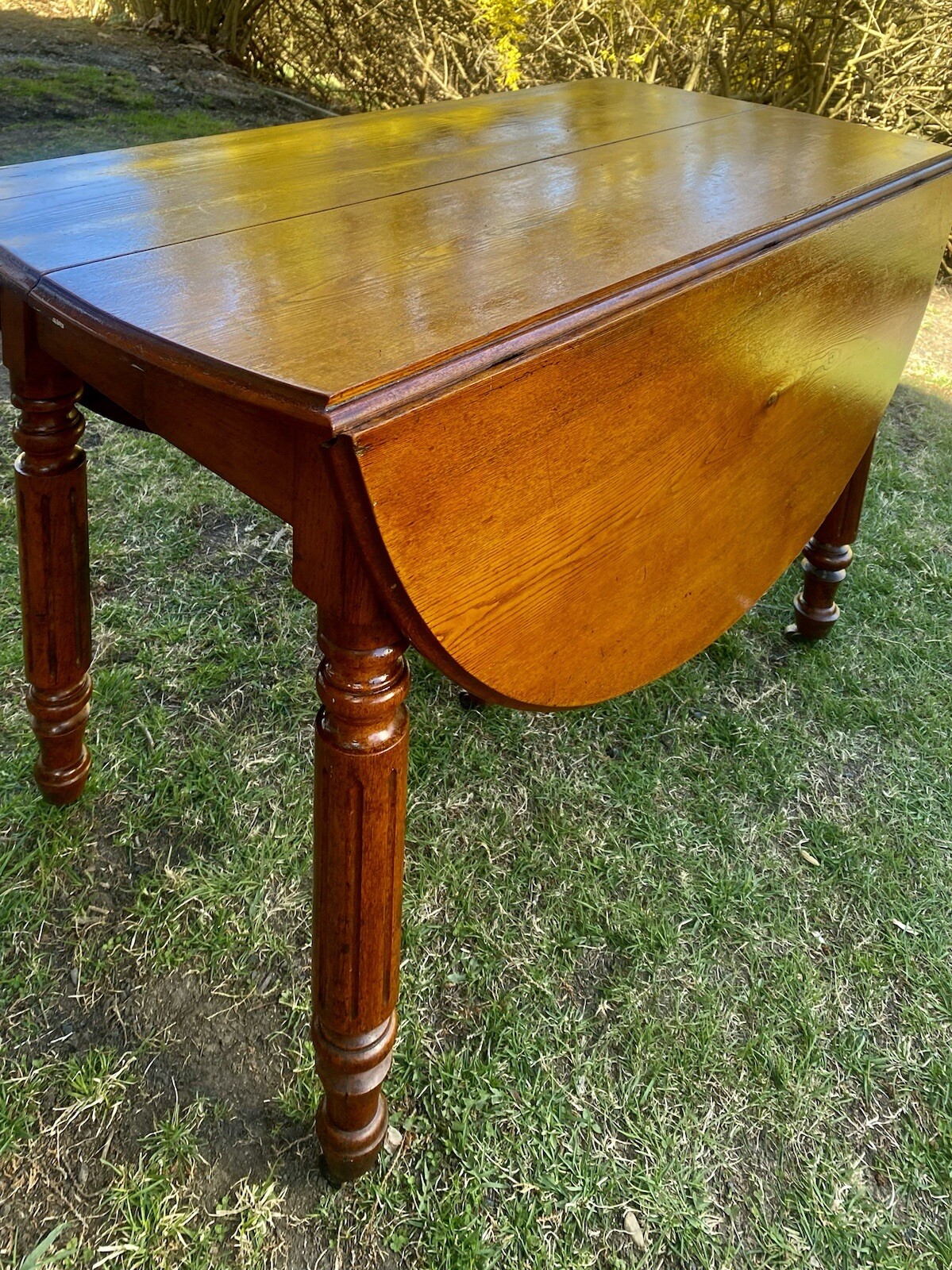 Antique drop leaf table — LOCAL PICKUP ONLY