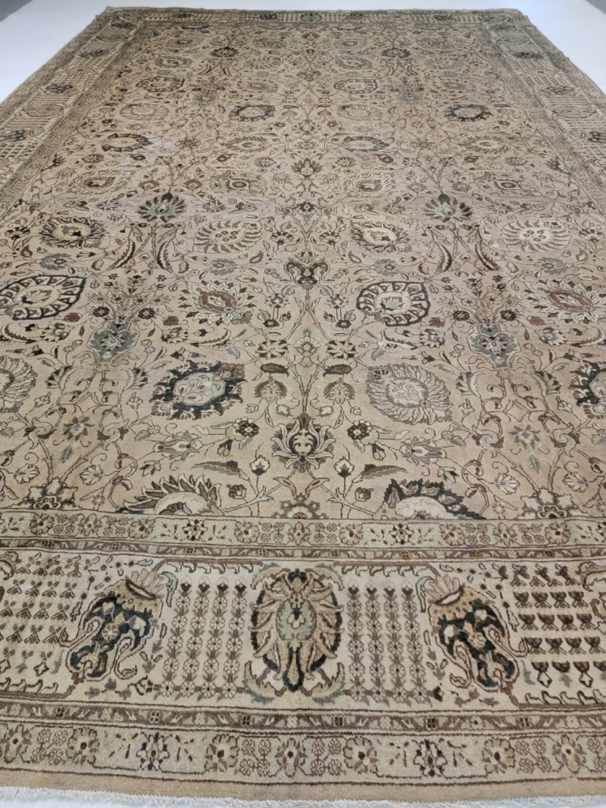Antique Oriental Hand-Knotted Wool Area Rug Ivory/Beige/Brown/Blue 12’6″ x 19’7″