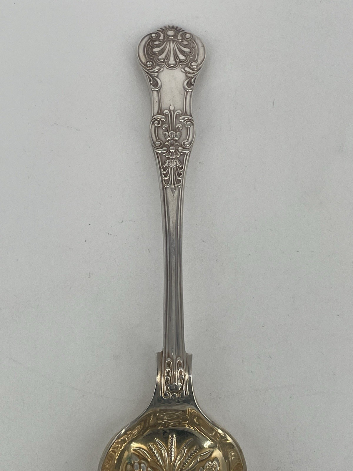 Queens Fruit Berry Serving Spoon Silver Plated Barker Bros 4.0 oz 9.25″