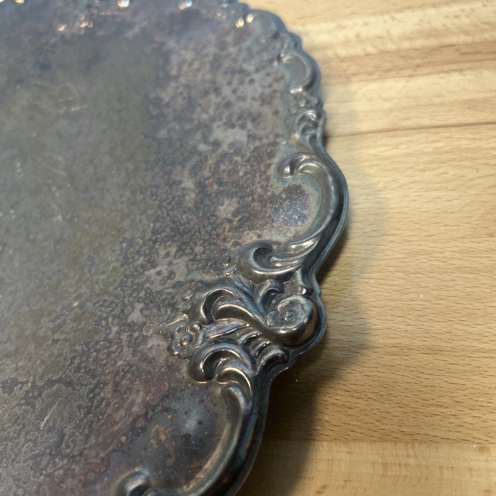 International Silver Co. Round Platter 12″ Vintage Silverplate 187 Heavy Tarnish