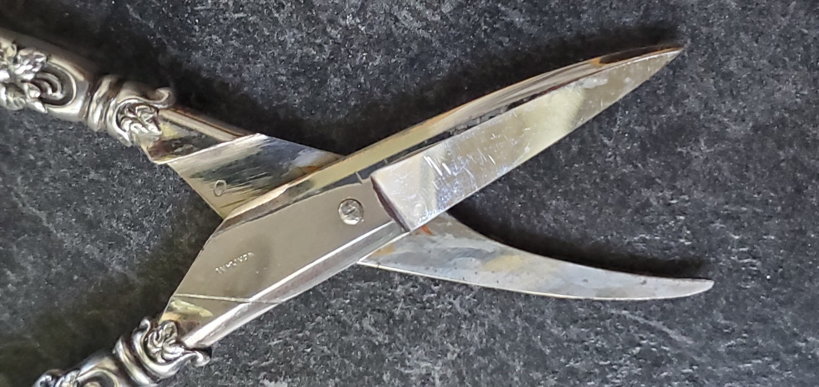 REED & BARTON STERLING SILVER Handled GRAPE SHEARS SCISSORS 6 1/2” ZTRAY